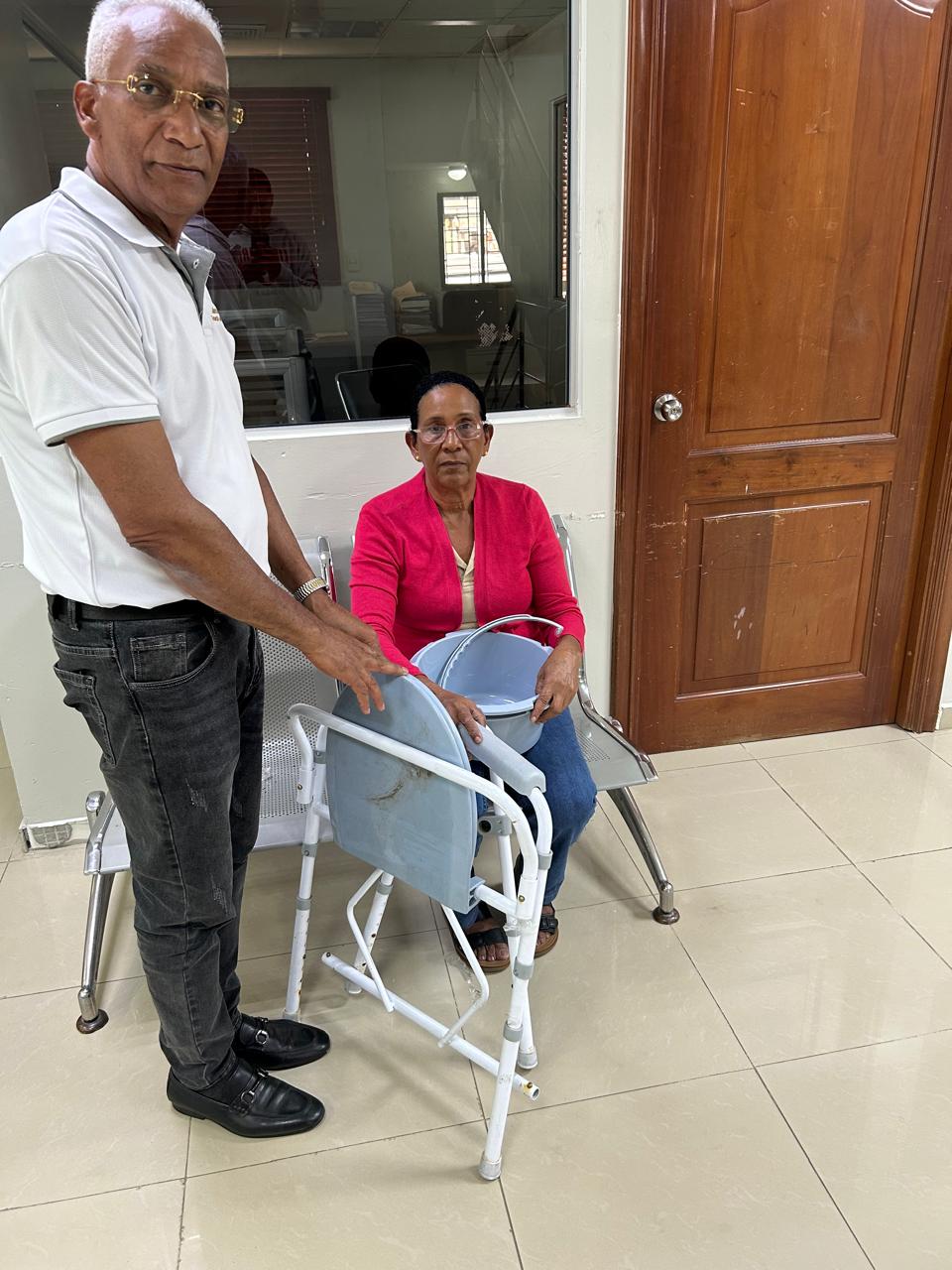 Another happy family in Cotuí, Dominican Republic.